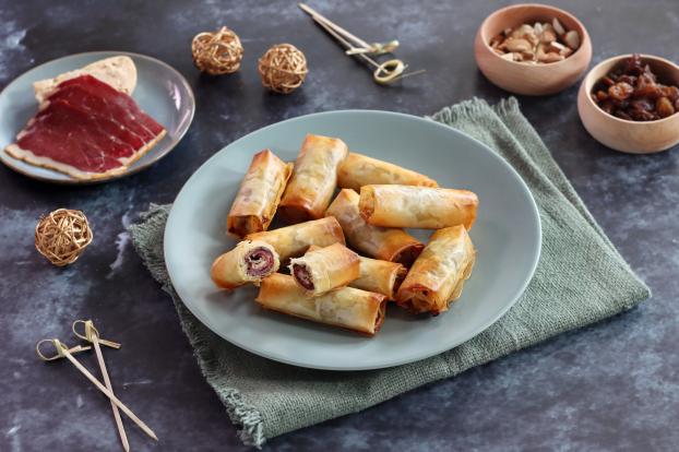 Craquez pour cette recette de bouchées croustillantes au foie gras et magret fumé, une entrée gourmande et chic pour Noël