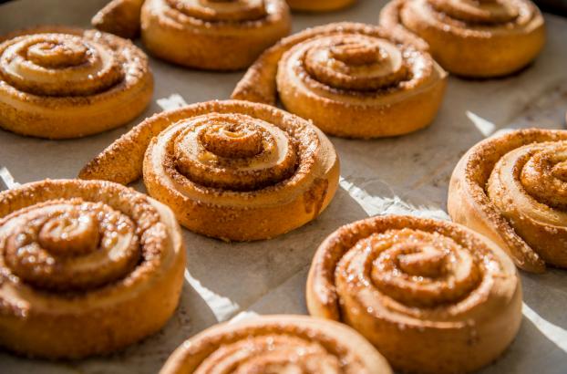 Pour changer de la classique galette des rois, voici la recette gourmande des rolls à la frangipane