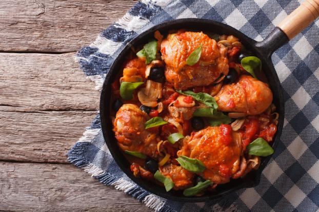 Connaissez-vous le poulet cacciatore avec sa sauce tomate aux olives typique d’Italie ?