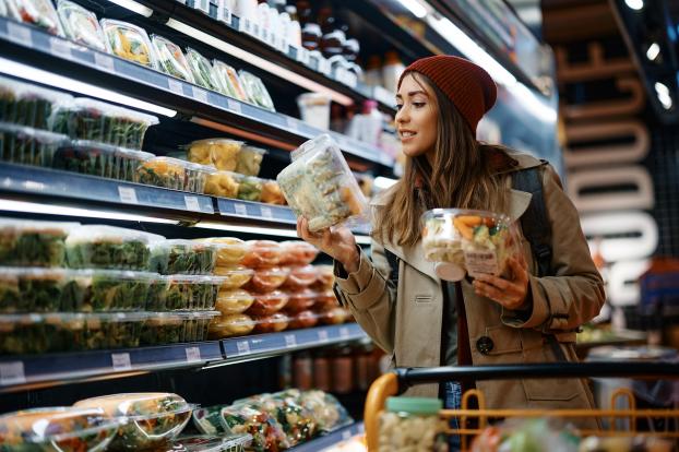 Santé : ne consommez pas cette salade composée, vendue partout en France, en raison d'une contamination à la Listeria !