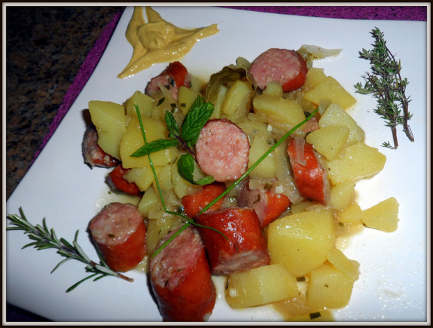 Recette - Ragoût de pommes de terre avec des saucisses fumées | 750g