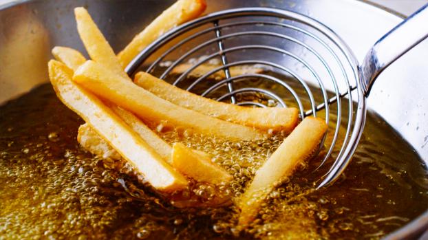 Test de l'huile de friture – comment et pourquoi faut-il le faire ?
