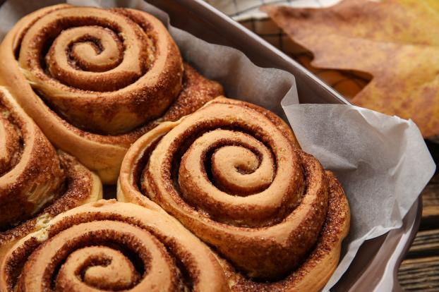 Comment faire des cinnamon roll d'automne avec de la purée de courge ?