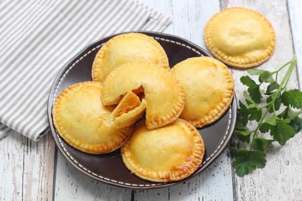 Petits chaussons de patate douce aux épices. Silvia Santucci