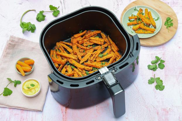 Frites de carottes au Air fryer : la bonne idée de recette à faire pour changer des pommes de terre