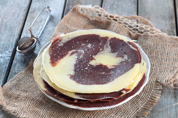 Les crêpes marbrées chocolat-vanille : la recette qui va épater tout le monde à la Chandeleur