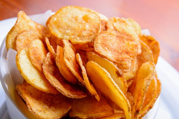 Bien meilleures qu’en sachet, voici comment faire vos chips au vinaigre maison au Airfryer !