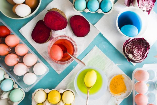 Petits gâteaux de Pâques – Oeufs décorés de sucre coloré