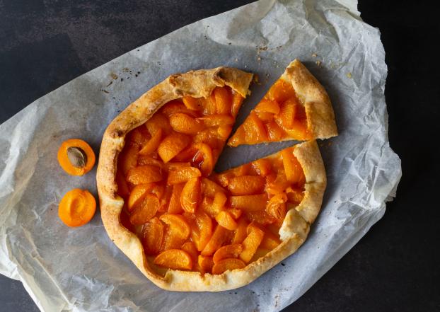 Tarte aux abricots : comment éviter que le jus des fruits ne détrempe la pâte ?