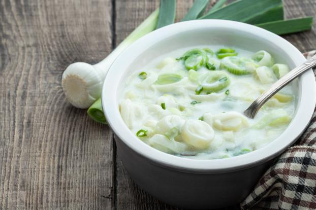 Envie de changer ? Découvrez la recette de la blanquette de poireaux de Julie Andrieu