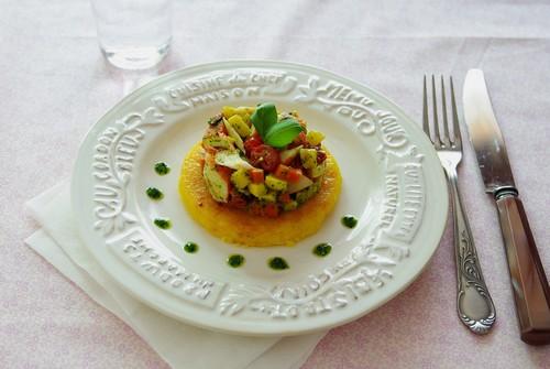 polenta saveur et legumes croquants au pesto