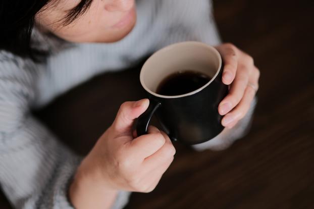 Voici ce que vous devriez ajouter quotidiennement à votre café selon ce gastro-entérologue !