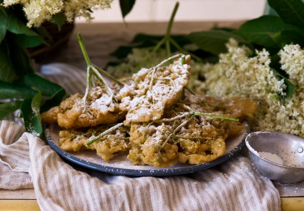 C’est la saison des fleurs d’acacia : voici comment les cuisiner en délicieux beignets gourmands !