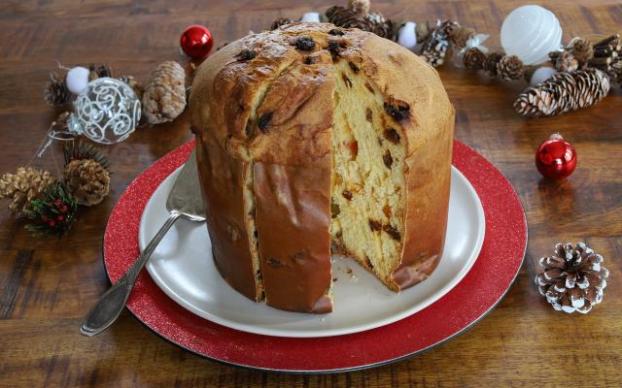 A Christmas treat: making your own homemade panettone is possible with our easy step-by-step recipe!