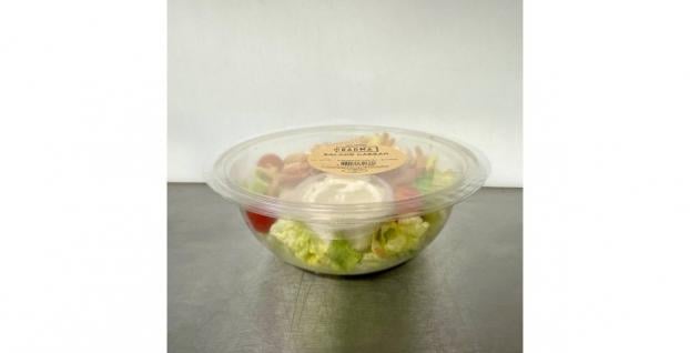 Santé : ne consommez pas cette salade composée, vendue partout en France, en raison d'une contamination à la Listeria !