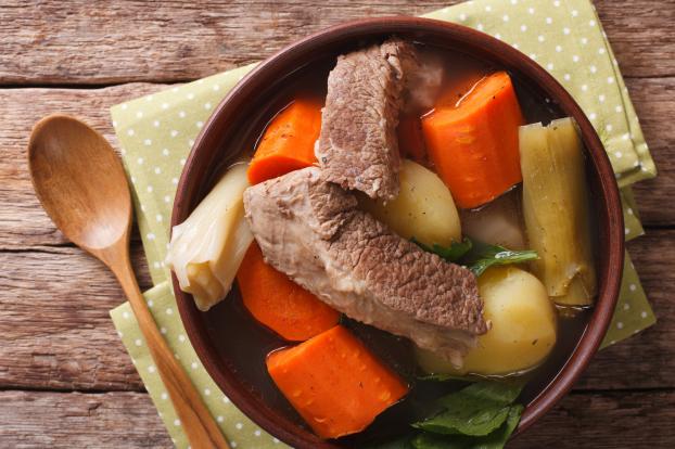 "C’est là tout le secret d’un bon pot-au-feu" : quelle viande choisir et comment réussir sa cuisson ?