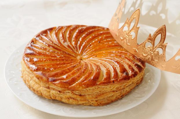 “ J’ai misé sur la légèreté” : Laurent Mariotte propose sa version de la galette des rois qui change de la classique frangipane