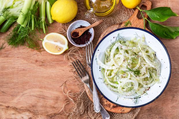 Salade de fenouil au citron : la recette parfaite pour faire le plein de vitamines, prête en 5 minutes seulement !