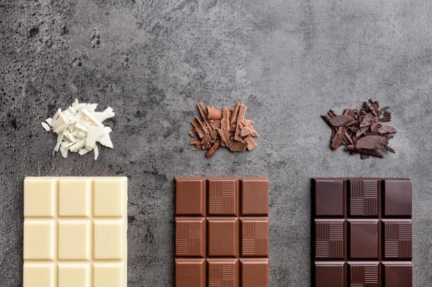 Tablette de chocolat noir, lait ou blanc : il y a quoi dedans ? 