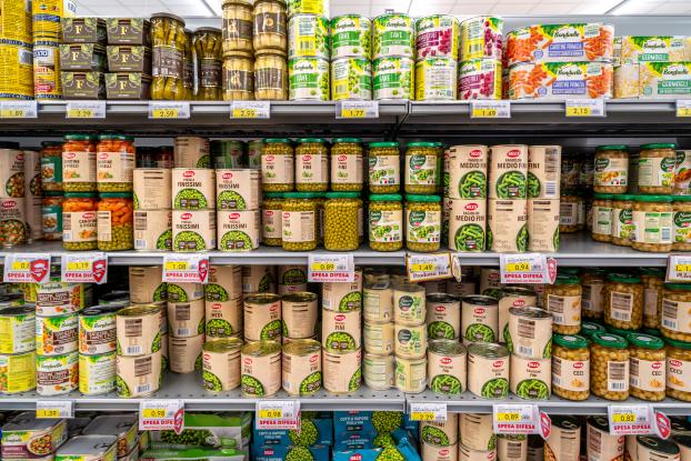 Pensez à bien vérifier vos placards, ces légumes en conserve vendus partout en France contiennent des morceaux de verre !