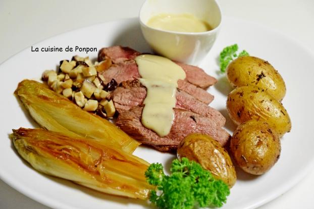 Magret De Canard Garni De Sauce Au Foie Gras Pommes De Terre Chicons Et Champignons