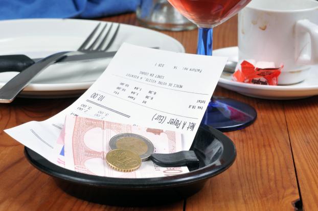 Suppléments au restaurant : que peut-on vous faire payer en plus en France ?