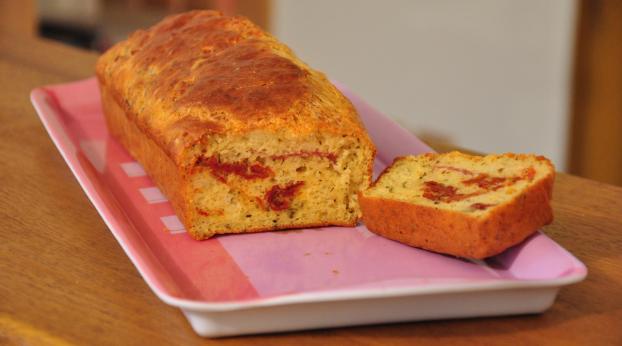 Recette Cake Aux Tomates Sechees Et Au Jambon Cru 750g