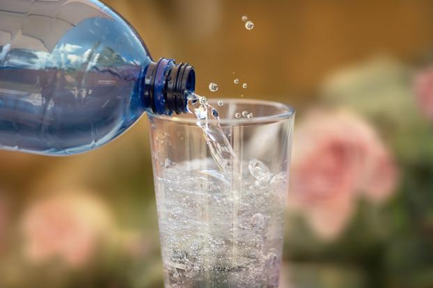 Faut-il vraiment boire de l’eau pour calmer la sensation de faim ?