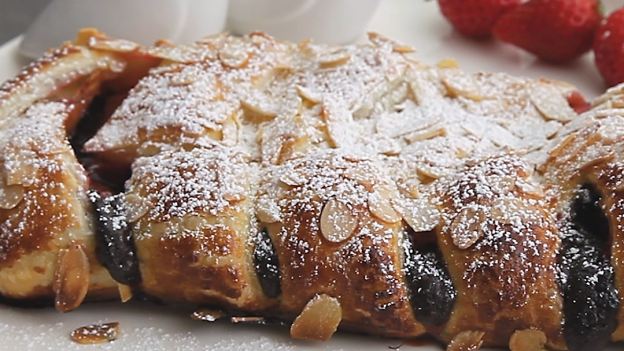 Tresse Feuilletée Chocolat Fraises