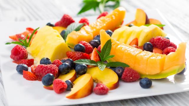 10 idées de salades de fruits pour être en forme après les fêtes