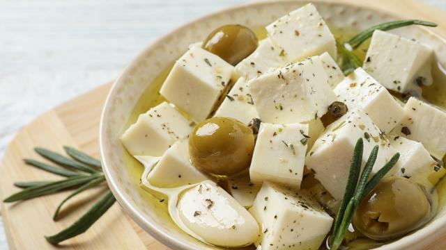 Rappel produit : des morceaux de verre retrouvés dans des bocaux de fromage de brebis vendus dans la France entière