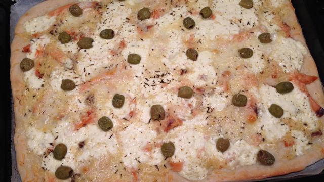 Pizza blanche au saumon fumé