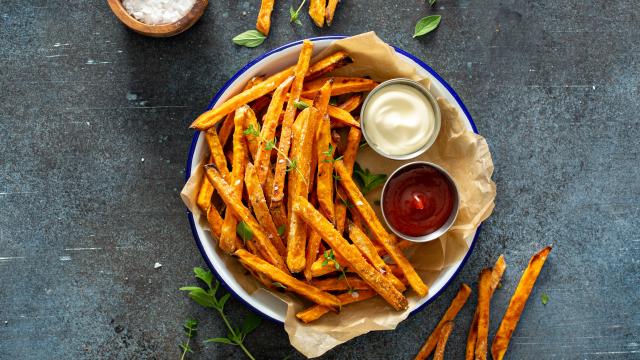 "Tout le monde à adoré" : notre recette de frites de patates douces va vous accompagner tout l’automne !