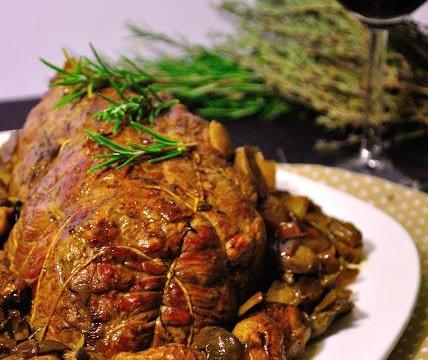 Rôti de bœuf aux champignons et aux marrons