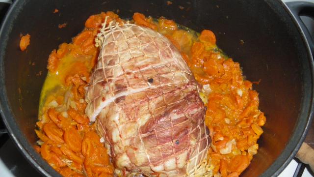 Douceur de porc au pruneaux, et ses carottes fines parfumées au cumin
