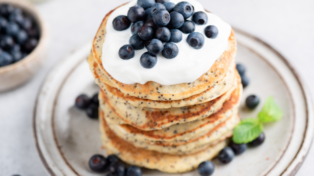 Cette recette de pancakes aux graines de chia va vous permettre d’en manger autrement tout en profitant de leurs bienfaits