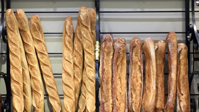 Pourquoi la baguette tradition est-elle plus chère que la baguette standard ?