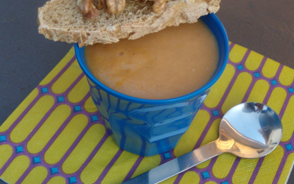 Velouté aux carottes, lentilles corails et brebis