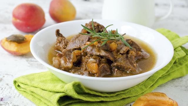 Tajine d'agneau aux épices et abricots