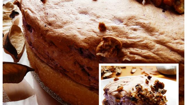 Tarte soufflée à la rhubarbe et à la mûre, noisettes croquantes au caramel salé