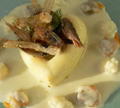Mousse de choux fleur, coques, crevettes grises et beurre de Sancerre....