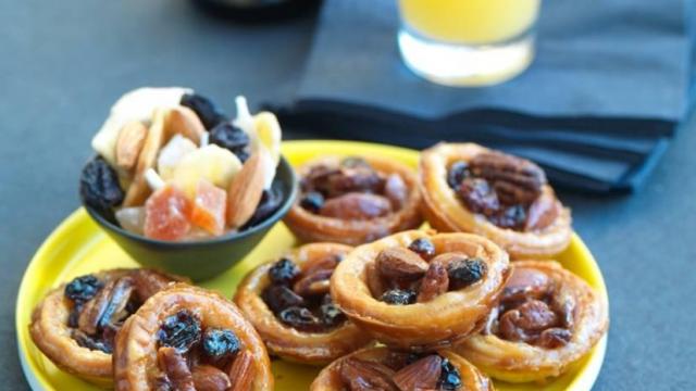 Minis tartelettes noix de pécan et raisins sec au caramel