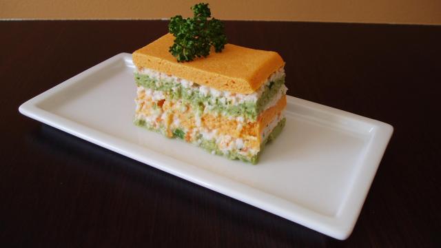 Mille-feuilles de carottes, brocoli et surimi