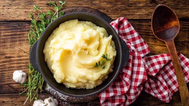 “L’une des meilleures recettes de la gastronomie française” : le chef étoilé Jean Sulpice revisite la purée de pommes de terre et dévoile son ingrédient secret !