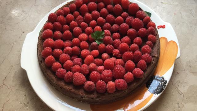 Gâteau tout chocolat, framboises