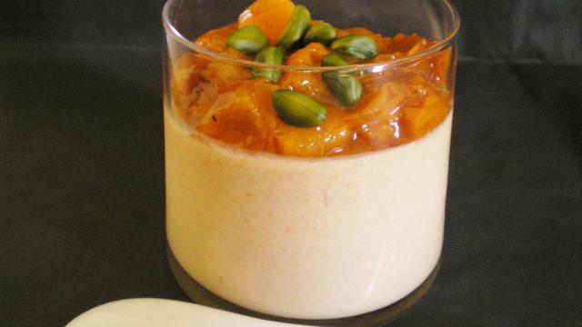 Panna cotta au lait de soja et abricot