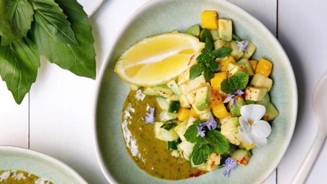 Tartare de concombres de France, avocat et mangue