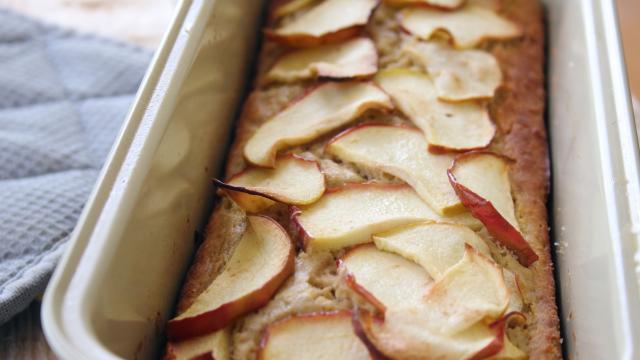 Gateau à la farine de sarrasin et aux pommes