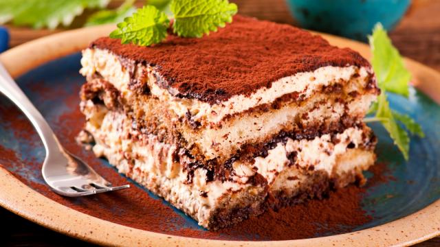 "Régalez vous, moi j’adore ce dessert !” : Christophe Michalak partage sa recette ultra-gourmande de tiramisu !