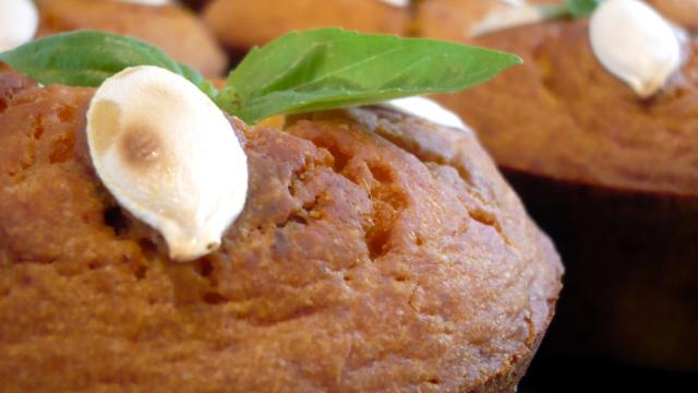 Muffins au potiron et noisettes croquantes au cœur de mozzarella